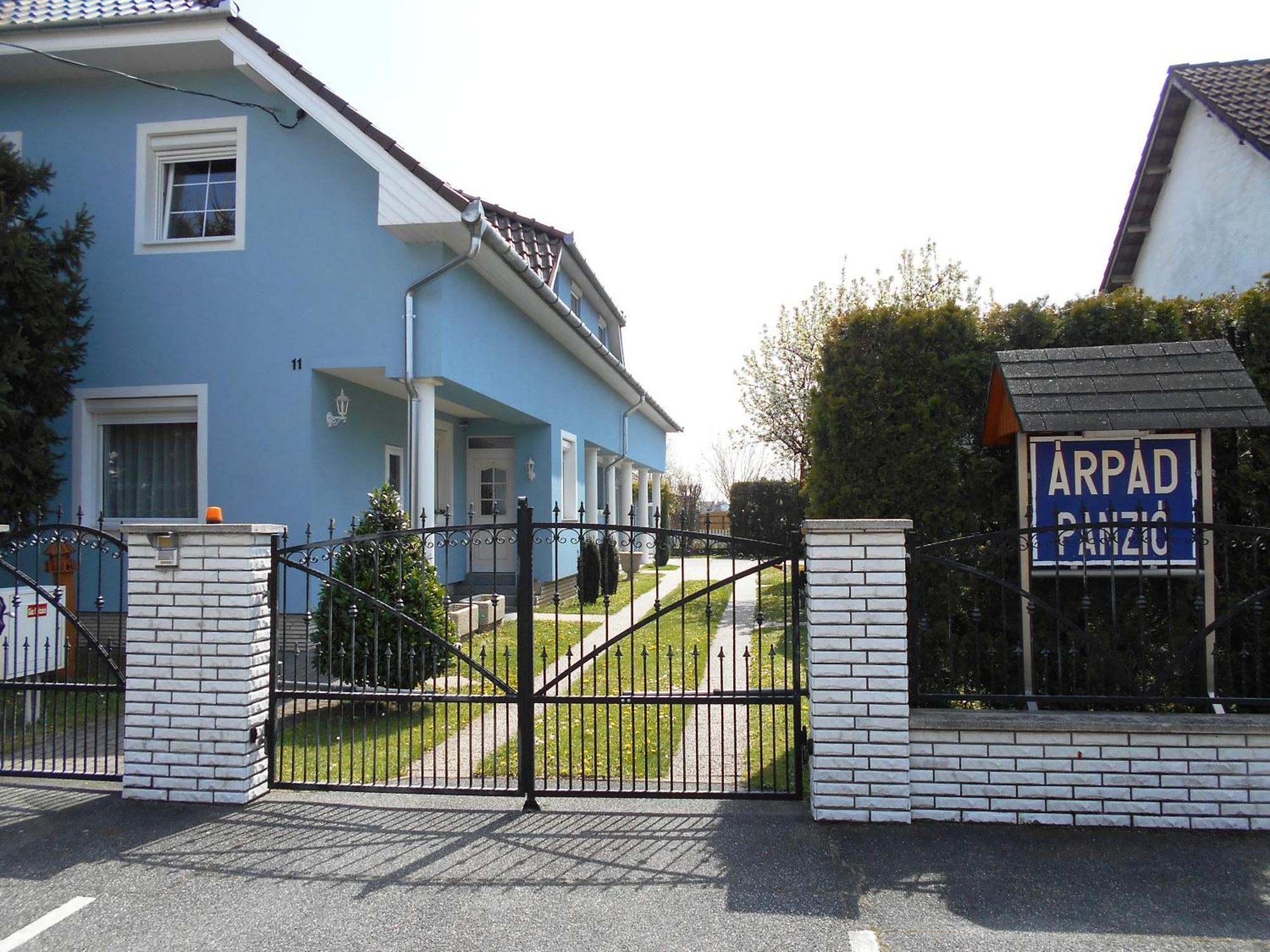 Bed and Breakfast Arpad Panzio Дьєр Екстер'єр фото